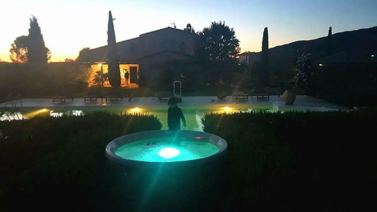 La Cascina Nel Roseto Villa Rigutino 0*,  Italy