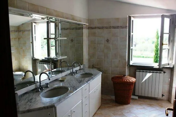 La Cascina Nel Roseto Villa Rigutino Italy